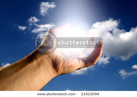 Nos mains tendent vers le ciel